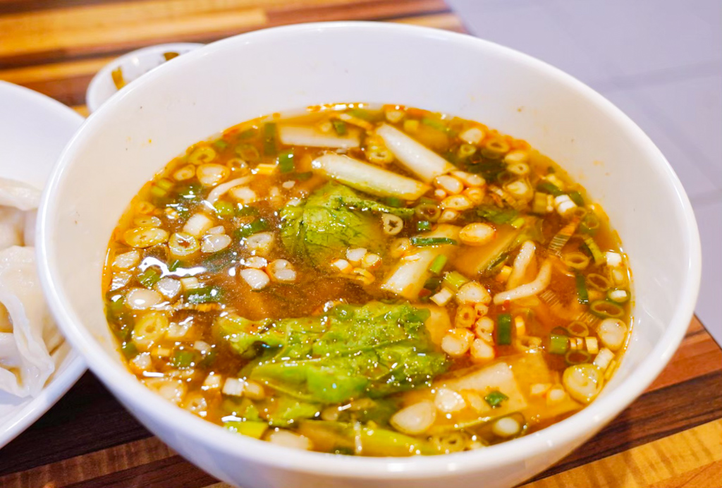 台北美食,新北美食,鶯歌美食,牛肉麵,大媽牛肉麵,台灣小吃,牛筋麵,醬悶苦瓜,滷牛筋