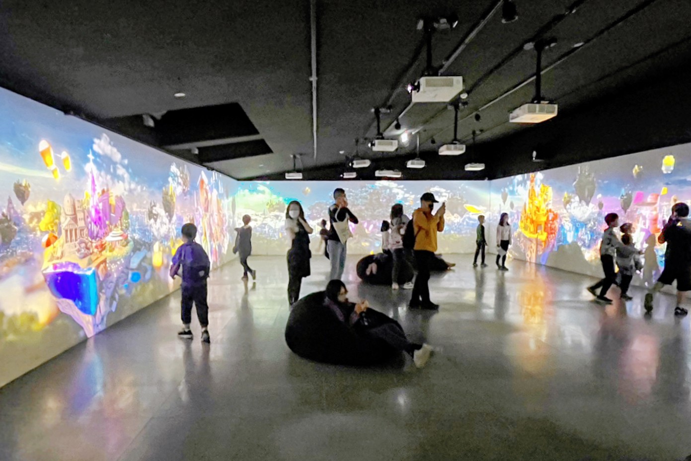 台北景點.新北景點,新北市美術館,鶯歌景點,免費景點,小火車,親子景點,三鶯之心,圓頂藝術空間,沉浸式遊戲裝置,畫畫731公車一日票