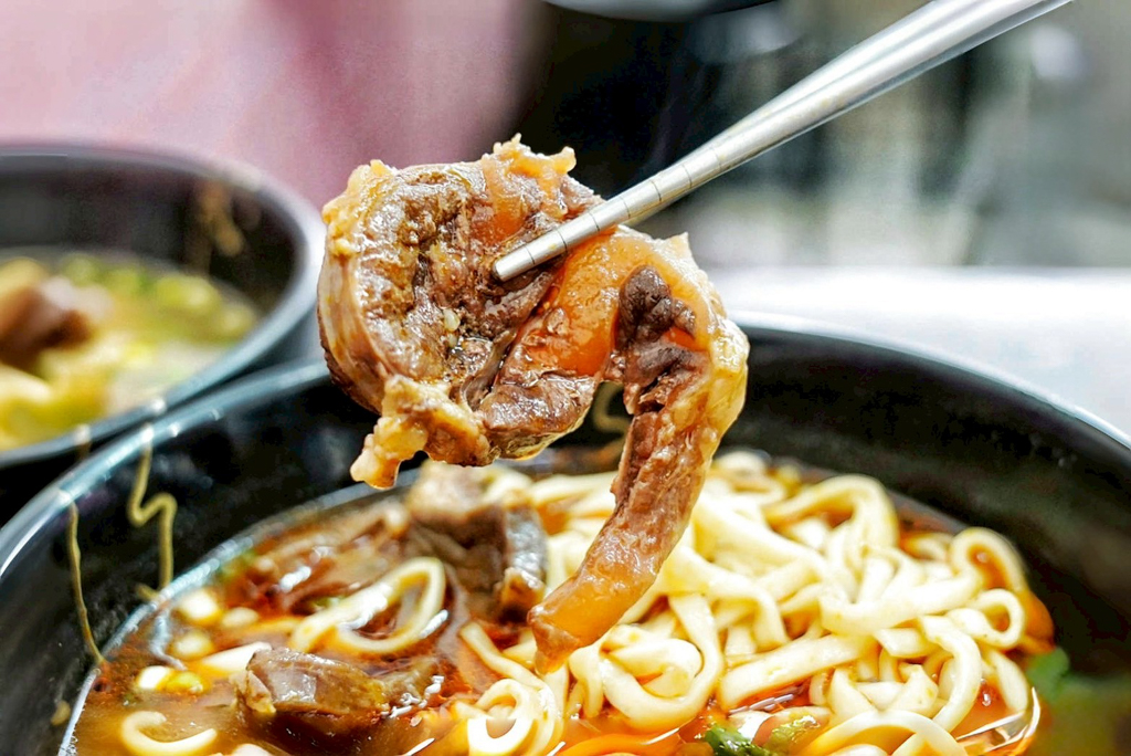 阿忠牛肉麵