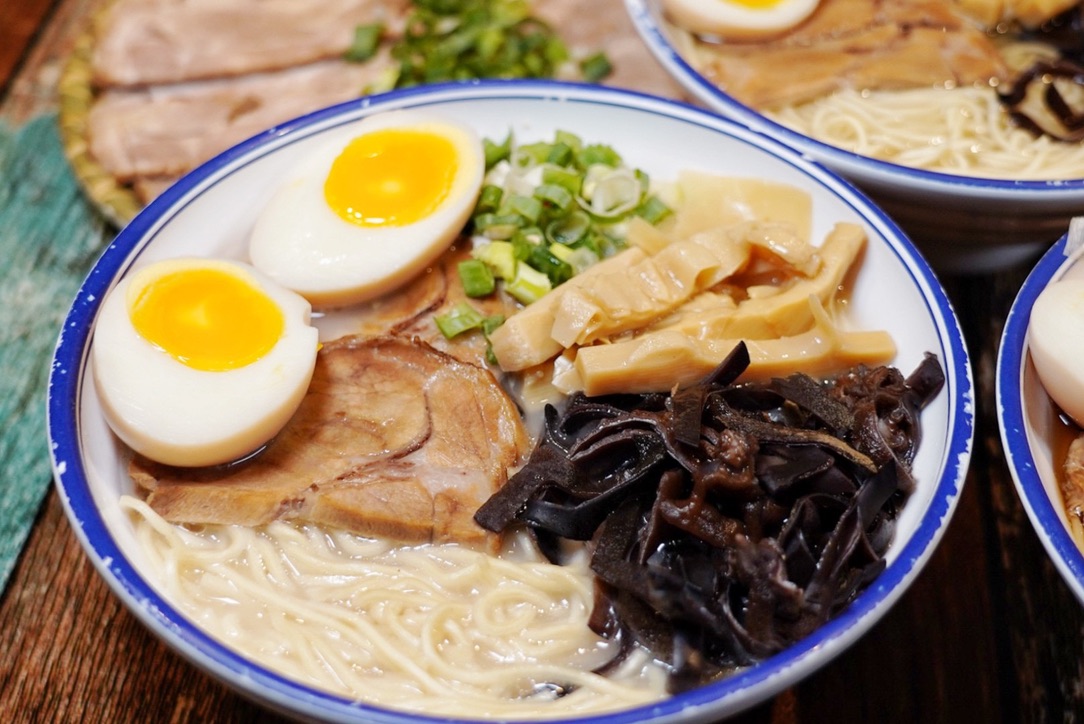 中壢美食,中壢吃到飽,山禾堂拉麵,拉麵吃到飽, 芒果吃到飽,鳳梨,日式拉麵,豚骨拉麵,醬油拉麵,吃到飽 中壢美食,中壢吃到飽,山禾堂拉麵,拉麵吃到飽, 芒果吃到飽,鳳梨,日式拉麵,豚骨拉麵,醬油拉麵,吃到飽