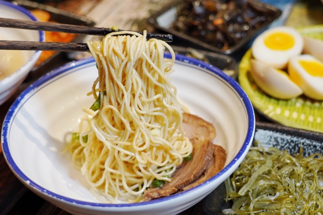 中壢美食,中壢吃到飽,山禾堂拉麵,拉麵吃到飽, 芒果吃到飽,鳳梨,日式拉麵,豚骨拉麵,醬油拉麵,吃到飽 中壢美食,中壢吃到飽,山禾堂拉麵,拉麵吃到飽, 芒果吃到飽,鳳梨,日式拉麵,豚骨拉麵,醬油拉麵,吃到飽