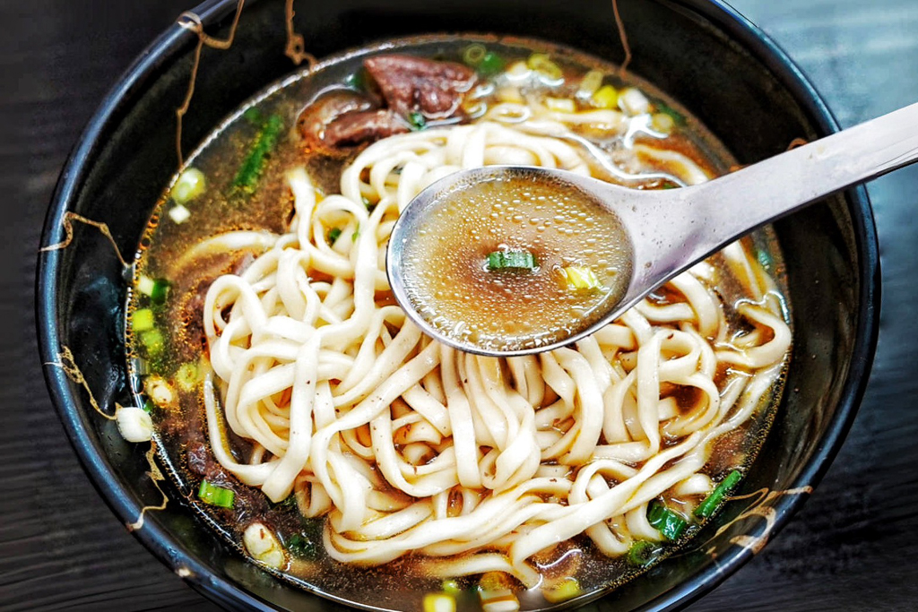阿忠牛肉麵