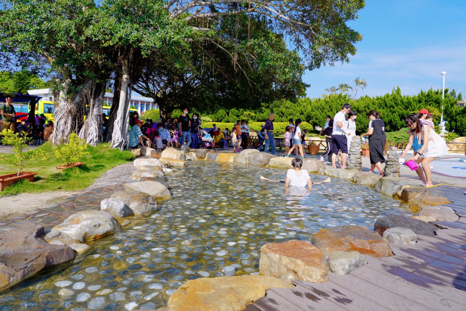 臺鹽通霄觀光園區,免費景點,親子景點,苗栗景點,免費玩水,泡腳池,鹽來館,鹽鄉小棧,親水廣場噴水戲水池,展售中心,冰棒,七彩幸運鹽DIY 臺鹽通霄觀光園區,免費景點,親子景點,苗栗景點,免費玩水,泡腳池,鹽來館,鹽鄉小棧,親水廣場噴水戲水池,展售中心,冰棒,七彩幸運鹽DIY