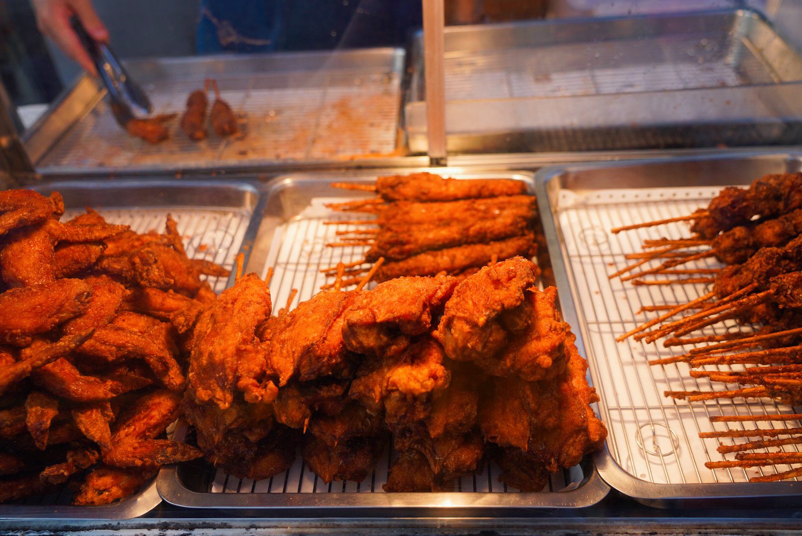 苗栗景點,後龍美食,台灣夜市,夜市小吃,廟口小吃,後龍夜市,豆乳雞,地瓜球,排骨酥,雞排,熱炒,傳統夜市,封街夜市