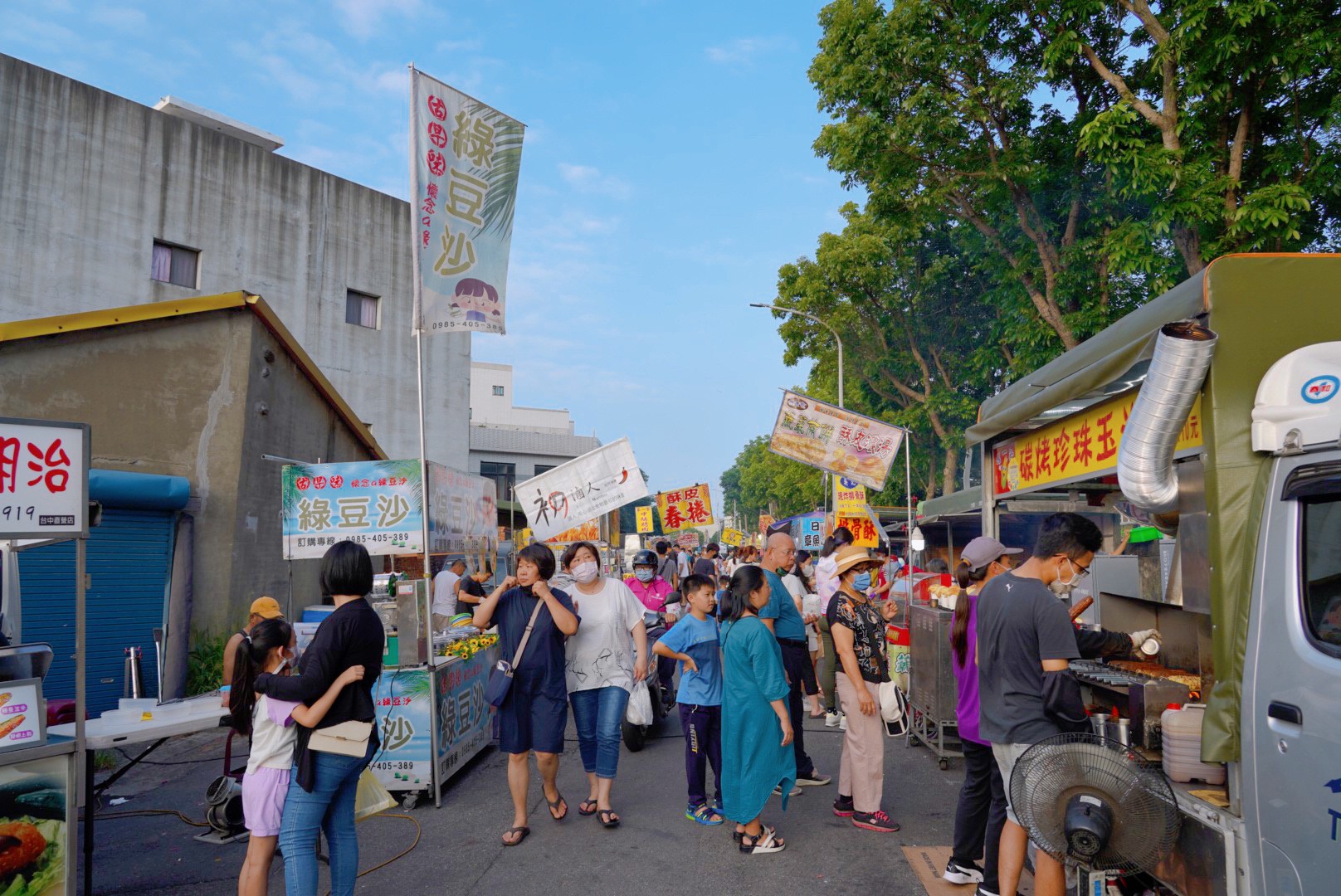 苗栗景點,後龍美食,台灣夜市,夜市小吃,廟口小吃,後龍夜市,豆乳雞,地瓜球,排骨酥,雞排,熱炒,傳統夜市,封街夜市