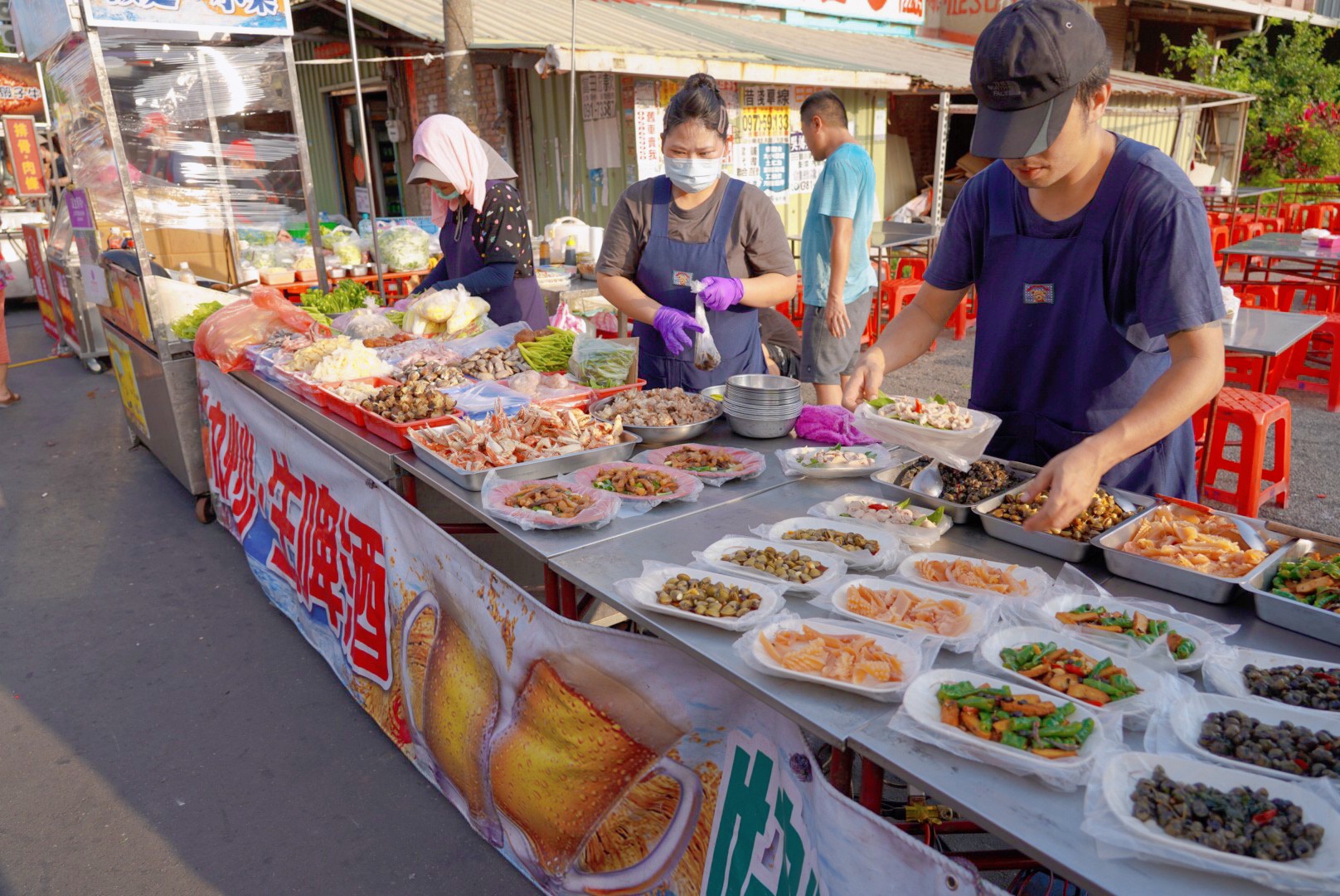 苗栗景點,後龍美食,台灣夜市,夜市小吃,廟口小吃,後龍夜市,豆乳雞,地瓜球,排骨酥,雞排,熱炒,傳統夜市,封街夜市