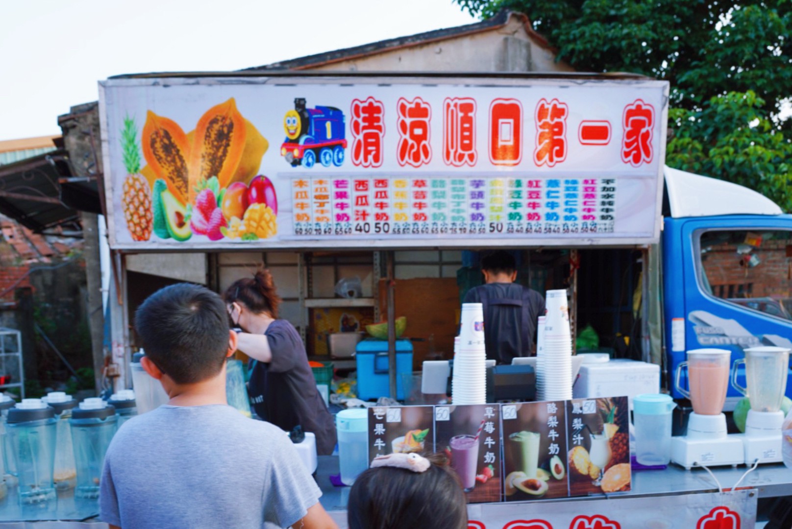 苗栗景點,後龍美食,台灣夜市,夜市小吃,廟口小吃,後龍夜市,豆乳雞,地瓜球,排骨酥,雞排,熱炒,傳統夜市,封街夜市