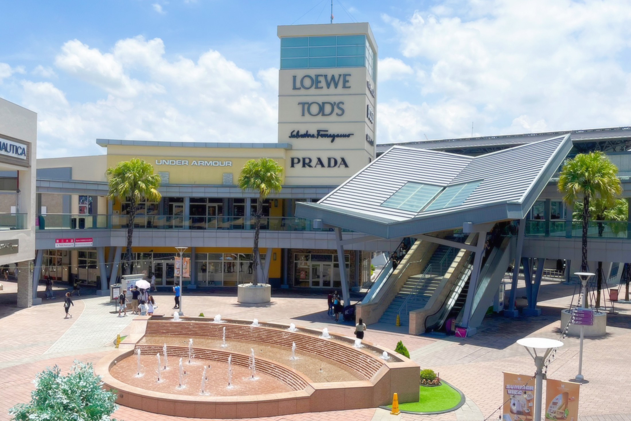 桃園景點,美式復古標地,桃園拍照點,免費拍照點,Gloria Warehouse倉庫特賣,Gloria Garage車庫,Outlet