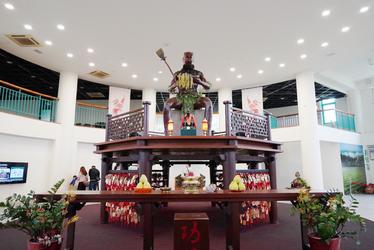免費景點,好客文創園區,湖口好客文創園區,客家文化館,親子景點,巨無霸瓜瓜世界,客家區,老街,免門票,古早童玩,新竹人曬米粉,傳統古禮服體驗,套圈圈體,好客樓神農大帝,記憶拼圖館,踩水車,玩水景點