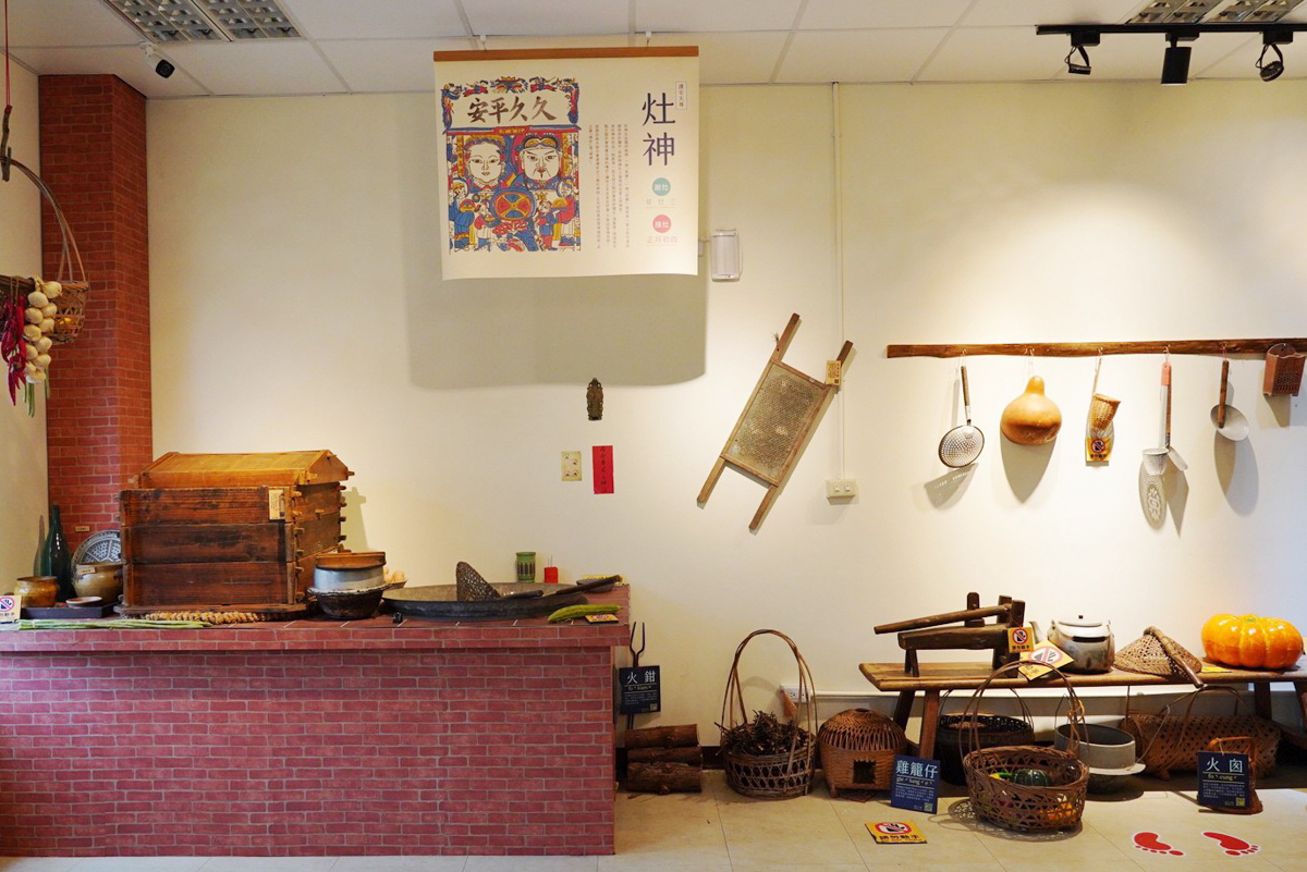 免費景點,好客文創園區,湖口好客文創園區,客家文化館,親子景點,巨無霸瓜瓜世界,客家區,老街,免門票,古早童玩,新竹人曬米粉,傳統古禮服體驗,套圈圈體,好客樓神農大帝,記憶拼圖館,踩水車,玩水景點