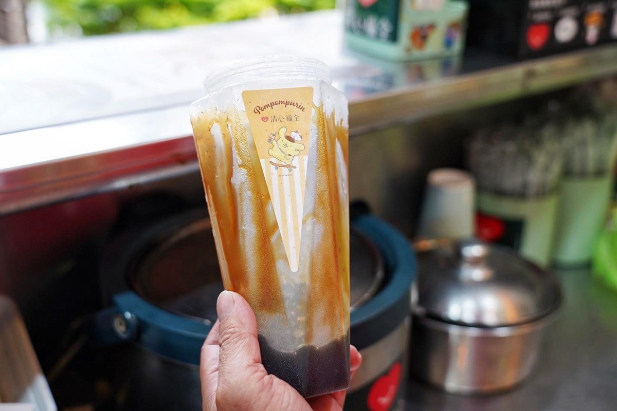 清心福全,珍珠奶茶手搖飲,桃園好喝,手搖飲,三麗鷗聯名,清心福全三麗鷗,珍珠琥珀黑糖鮮奶,相思紅豆奶茶,茶凍奶綠,隱藏版,名恰好瓶2.0,環保杯,美食