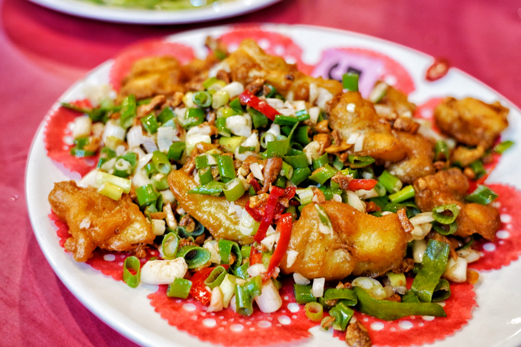 中壢美食,桃園美食,火車頭海鮮,熱炒,家常菜,台灣小吃,白飯吃到飽,中原美食,中壢小吃,桃園熱炒,辣子雞丁,薑絲大腸,蔥爆牛肉,
