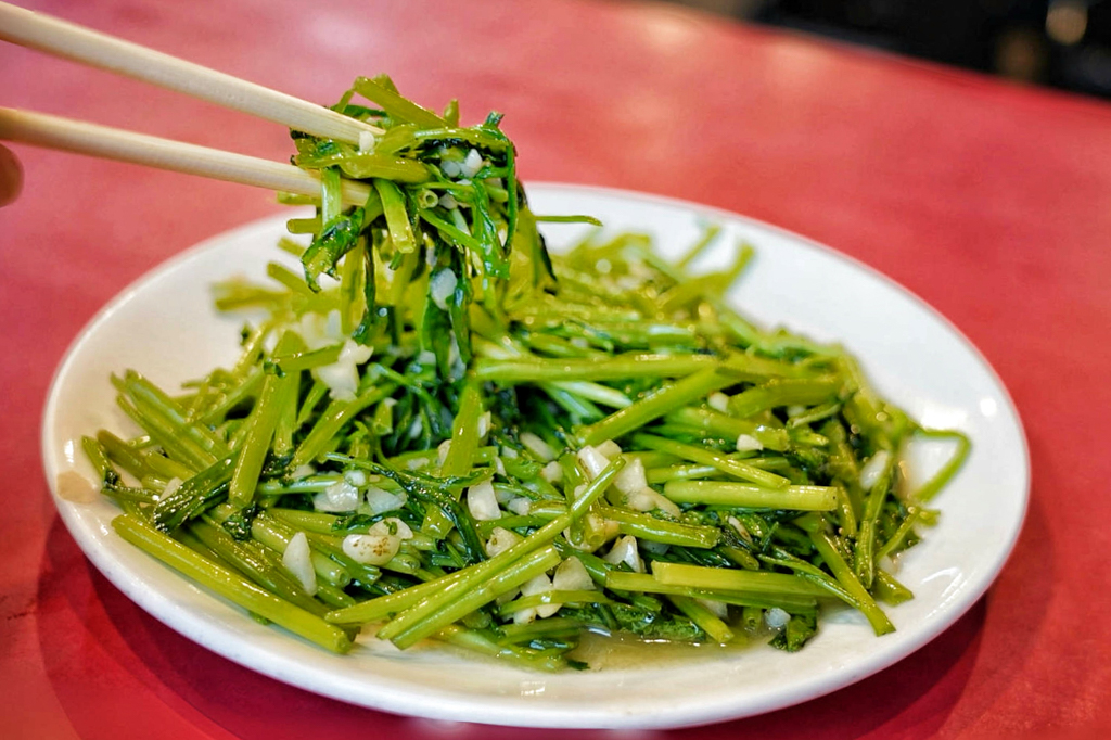 中壢美食,桃園美食,火車頭海鮮,熱炒,家常菜,台灣小吃,白飯吃到飽,中原美食,中壢小吃,桃園熱炒,辣子雞丁,薑絲大腸,蔥爆牛肉,
