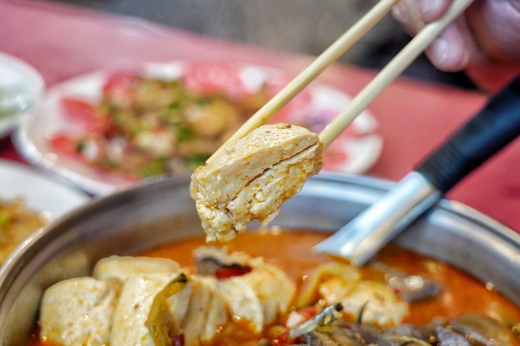 中壢美食,桃園美食,火車頭海鮮,熱炒,家常菜,台灣小吃,白飯吃到飽,中原美食,中壢小吃,桃園熱炒,辣子雞丁,薑絲大腸,蔥爆牛肉,