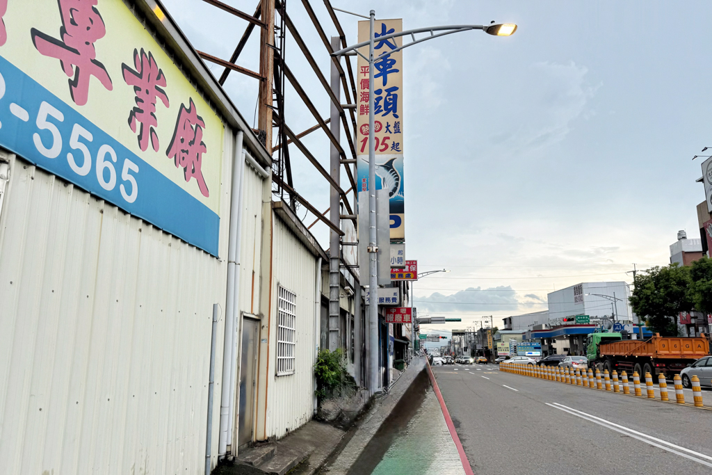 中壢美食,桃園美食,火車頭海鮮,熱炒,家常菜,台灣小吃,白飯吃到飽,中原美食,中壢小吃,桃園熱炒,辣子雞丁,薑絲大腸,蔥爆牛肉,