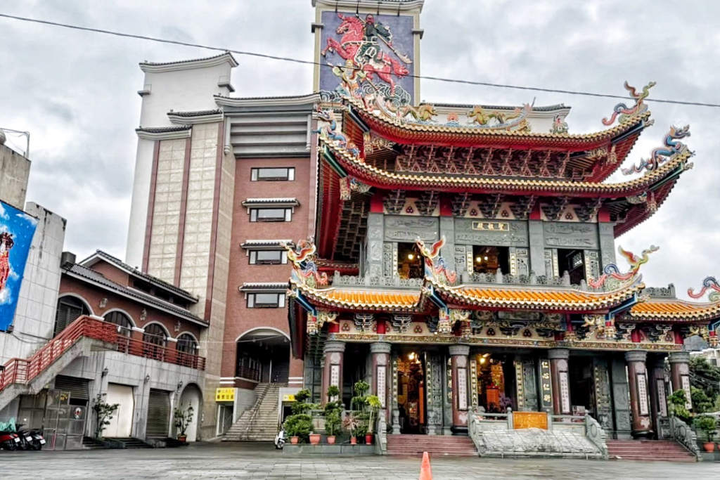 宜蘭住宿,宜蘭景點,香客樓, 礁溪景點,礁溪住宿,忠義香客大樓,宜蘭礁溪協天廟,住宿