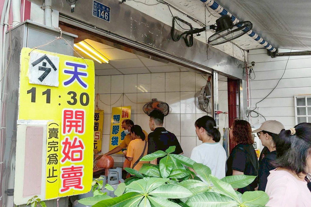 大城黑糖饅頭,埔里伴手禮,南投美食小吃,南投伴手禮,巨無霸饅頭,超大饅頭,黑糖饅頭,埔里黑糖饅頭 大城黑糖饅頭,埔里伴手禮,南投美食小吃,南投伴手禮,巨無霸饅頭,超大饅頭,黑糖饅頭,埔里黑糖饅頭