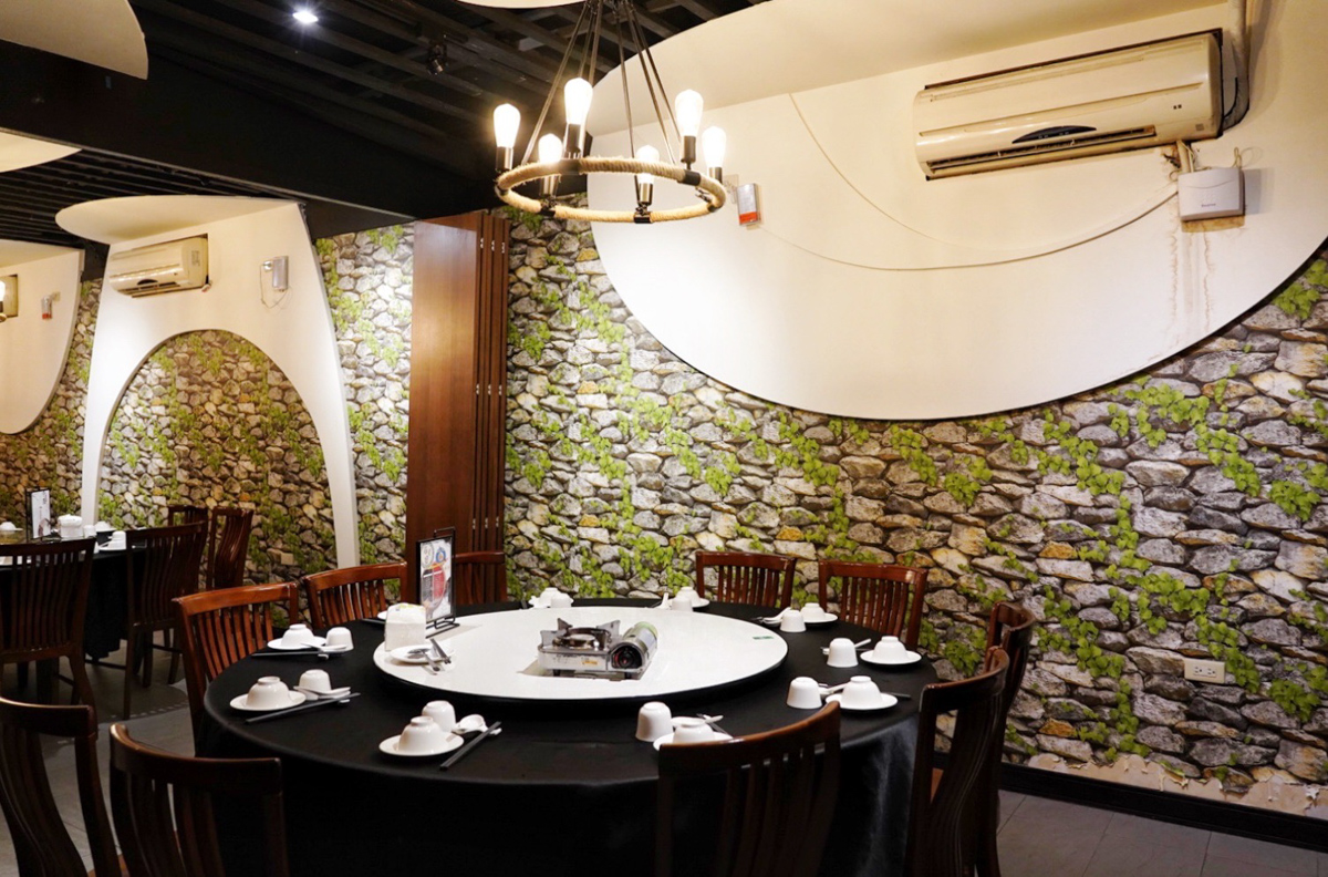 LA時尚川菜, 台南美食,台南餐廳,台南川菜,川菜館,川北涼粉,筍絲空心菜,烤鴨胡椒餅,地蝸牛,經典片鴨,招牌乾鍋鴨,火山熔岩鴨肉包子,聚餐,父親節,年菜,母親節,水煮牛,烤鴨,脆皮烤鴨,烤鴨四吃、美食