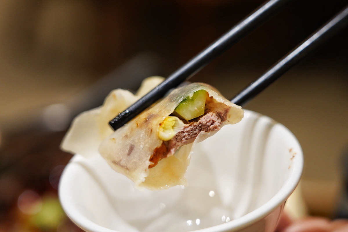 LA時尚川菜, 台南美食,台南餐廳,台南川菜,川菜館,川北涼粉,筍絲空心菜,烤鴨胡椒餅,地蝸牛,經典片鴨,招牌乾鍋鴨,火山熔岩鴨肉包子,聚餐,父親節,年菜,母親節,水煮牛,烤鴨,脆皮烤鴨,烤鴨四吃、美食
