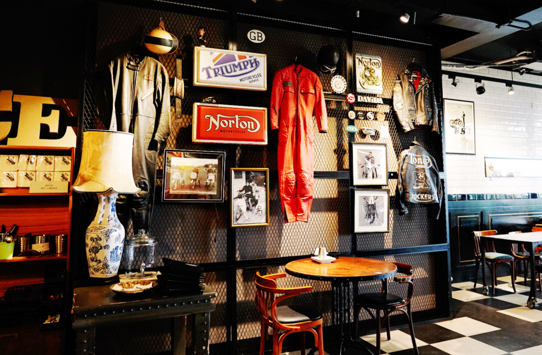 Ton Up Cafe 英倫復古餐廳,英倫復古餐廳,手作甜點,北海道十勝鮮奶油,義式綜合豪華海鮮披薩,法式頂級牛肝菌燉飯佐香煎翼板牛排,英式經典炸魚薯條,綜合莓果森林花果茶,英式皇家三層下午茶,提拉米蘇千層蛋糕,草莓千層蛋糕,草莓蛋糕,手作甜點,左岸咖啡,台北咖啡,下午茶點心,馬卡龍,台北美食,淡水好吃,淡水美食,義大利米,美食