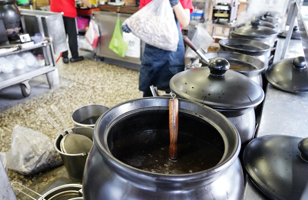 康寶藥燉排骨,台中美食,台中小吃,台灣小吃,藥燉支骨湯,藥燉排骨,椒麻米乾糆, 麻油豬心湯