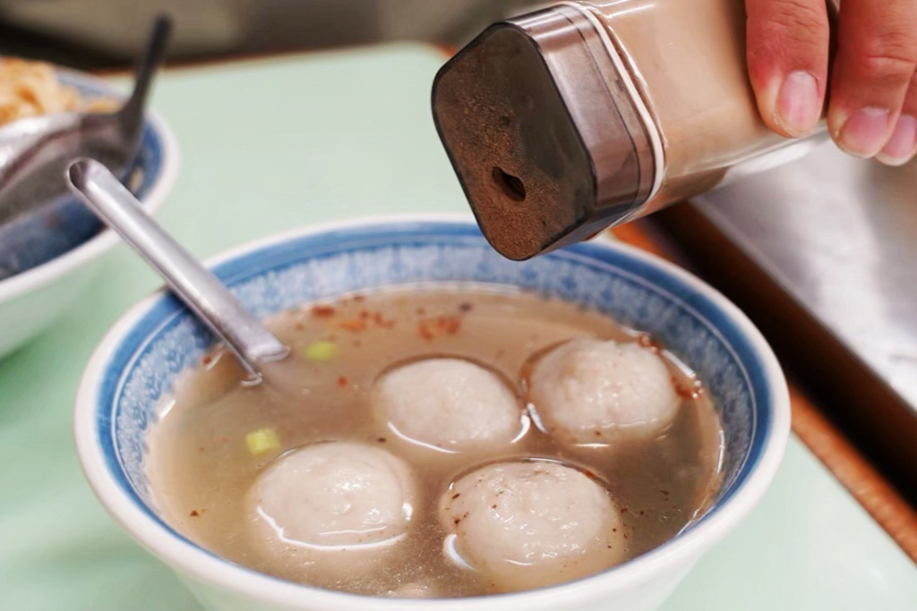 羅東帝爺廟口喥咕麵,乾麵,宜蘭美食,宜蘭好吃,餛飩湯,台灣小吃,福州丸