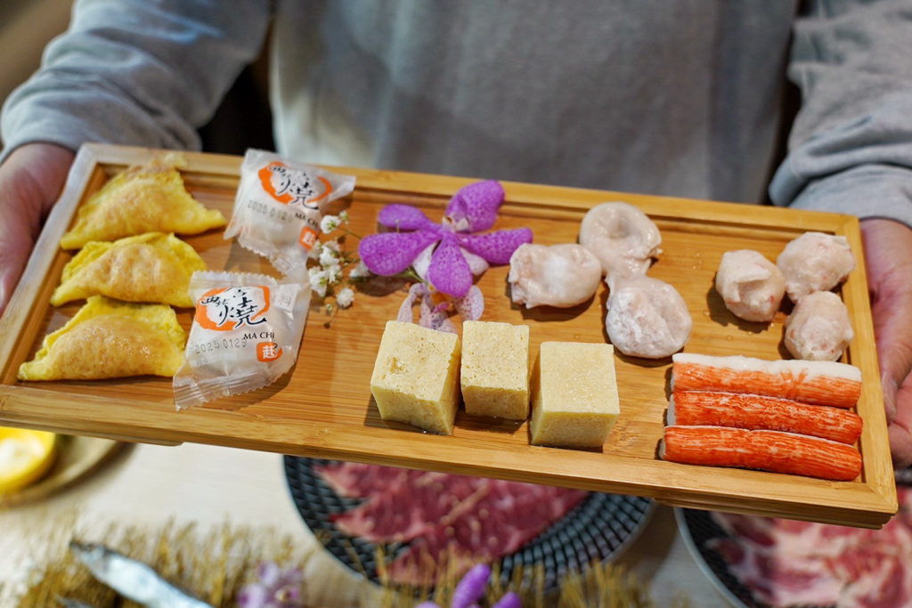 燒肉道,美食,全台第一家軌道送餐燒肉,軌道燒肉,蘆竹燒肉,桃園吃到飽,燒肉吃到飽,美食,吃到飽,火烤兩吃,火鍋吃到飽,軌道送餐,軌道燒肉,自助區無限享用 ,平板點餐,西班牙頂級松阪豬,PRIME頂級板腱牛,頂級美澳和牛,國產菲力豬排,Prime頂級霜降牛,Prime頂級羽下肉,菲力,精選橫膈膜,伊比利梅花豬,火鍋,海鮮盤,Oh ! Yaki 日式精緻炭火燒肉,日本SAPPORO啤酒,無限暢飲 燒肉道,美食,全台第一家軌道送餐燒肉,軌道燒肉,蘆竹燒肉,桃園吃到飽,燒肉吃到飽,美食,吃到飽,火烤兩吃,火鍋吃到飽,軌道送餐,軌道燒肉,自助區無限享用 ,平板點餐,西班牙頂級松阪豬,PRIME頂級板腱牛,頂級美澳和牛,國產菲力豬排,Prime頂級霜降牛,Prime頂級羽下肉,菲力,精選橫膈膜,伊比利梅花豬,火鍋,海鮮盤,Oh ! Yaki 日式精緻炭火燒肉,日本SAPPORO啤酒,無限暢飲