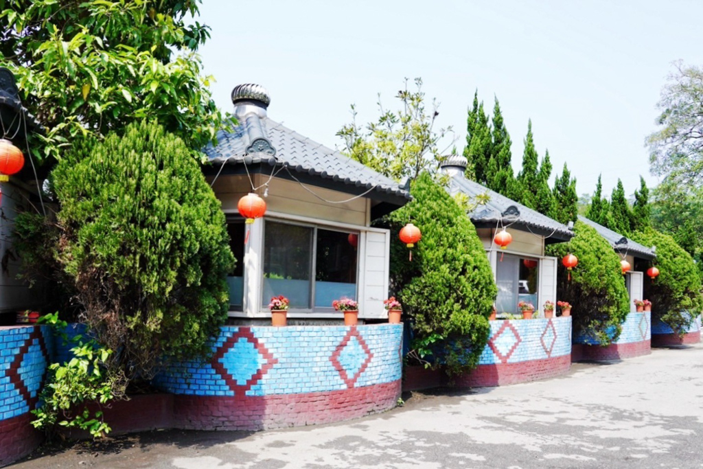 桃園美食,鶯歌美食,龍潭美食,臉盆美食,一盆薑母鴨, 台灣小吃,薑母鴨,牛肉鍋,海鮮芋頭米粉,海鮮鍋,老余牛家莊,台灣番鴨牧場,虎頭山土雞城,大白鯊海產,龍潭佳安薑母鴨,老地方薑母鴨,曾家薑母鴨