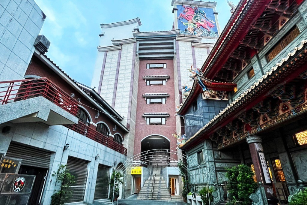 宜蘭景點,礁溪好玩,礁溪溫泉,礁溪泡湯,免費景點,宜蘭懶人包,礁溪懶人包,礁溪早餐,劉家早點,清珍早點,山東饅頭,拾松辦桌小吃,黑海時光粥,合鴨米灶腳,白水豆花,礁溪香腸伯,福哥石窯雞,Herbelle龍潭湖悠活園區,潭酵天地觀光工廠,猴洞坑瀑布,輕親魚朵生態園區,金車生技水產養殖研發中心,宜蘭忍者村,春水笈溫泉湯屋,美慶湯屋,東旅湯宿溫泉飯店, 奇立丹宿‧食‧湯,忠義香客大樓