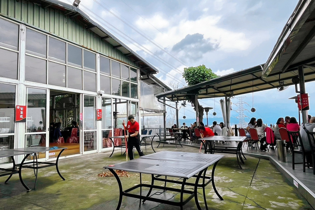 樹林新樂園休閒餐廳,烤雞,餐廳,台灣小吃,家常熱炒,樹林餐廳,玻璃屋,鹹酥蝦,高麗菜,鐵板鮮蚵,蝦仁炒飯,土雞城,甕仔雞,卡拉OK,聚餐,夜景餐廳,夜景聚餐
