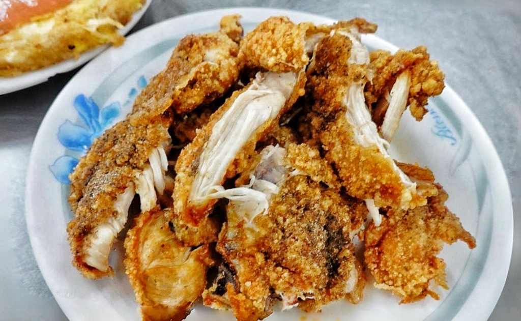 南崁香雞排蚵仔煎花枝羹