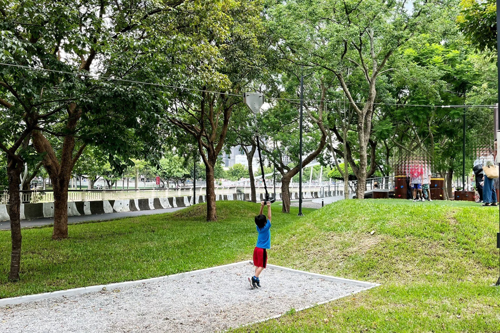 桃園市第一河濱公園共融式遊樂,第一河濱公園共融式公園,充氣式彈跳床,桃園免費景點,桃園公園,沙坑,免費公園 桃園市第一河濱公園共融式遊樂,第一河濱公園共融式公園,充氣式彈跳床,桃園免費景點,桃園公園,沙坑,免費公園