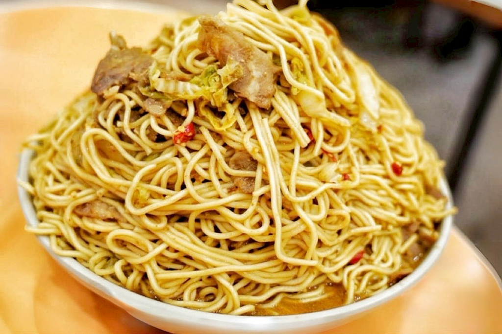 新東羊羊肉料理專賣店,新東羊,羊肉料理專賣店,羊肉炒麵,炒麵,羊肉湯,台北美食,巨無霸炒麵,炒羊肉,羊腱肉湯,羊排湯,