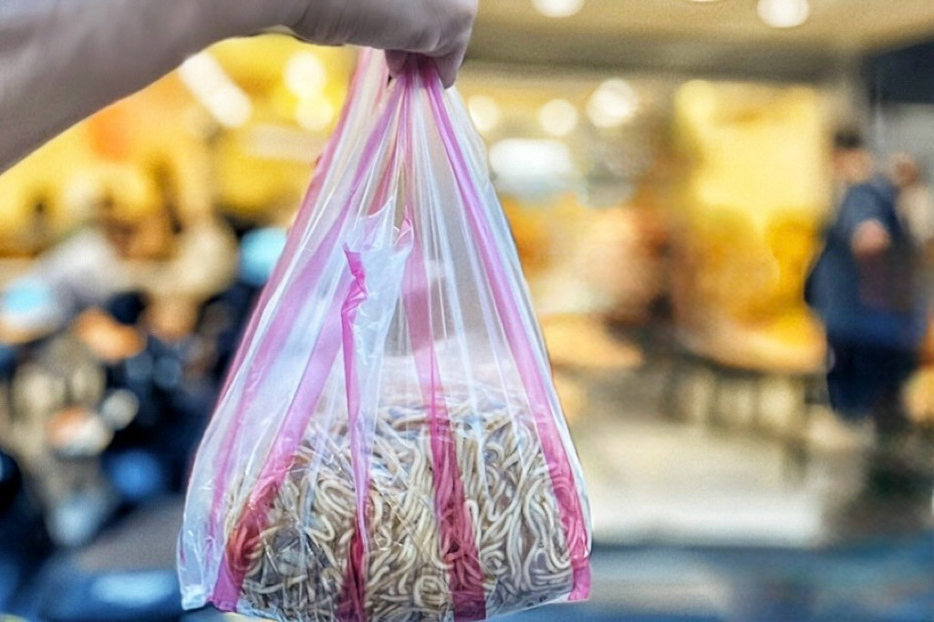新東羊羊肉料理專賣店,新東羊,羊肉料理專賣店,羊肉炒麵,炒麵,羊肉湯,台北美食,巨無霸炒麵,炒羊肉,羊腱肉湯,羊排湯, 新東羊羊肉料理專賣店,新東羊,羊肉料理專賣店,羊肉炒麵,炒麵,羊肉湯,台北美食,巨無霸炒麵,炒羊肉,羊腱肉湯,羊排湯,
