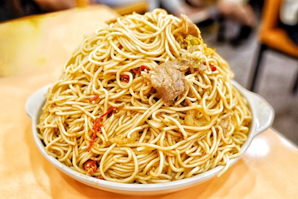 新東羊羊肉料理專賣店,新東羊,羊肉料理專賣店,羊肉炒麵,炒麵,羊肉湯,台北美食,巨無霸炒麵,炒羊肉,羊腱肉湯,羊排湯,