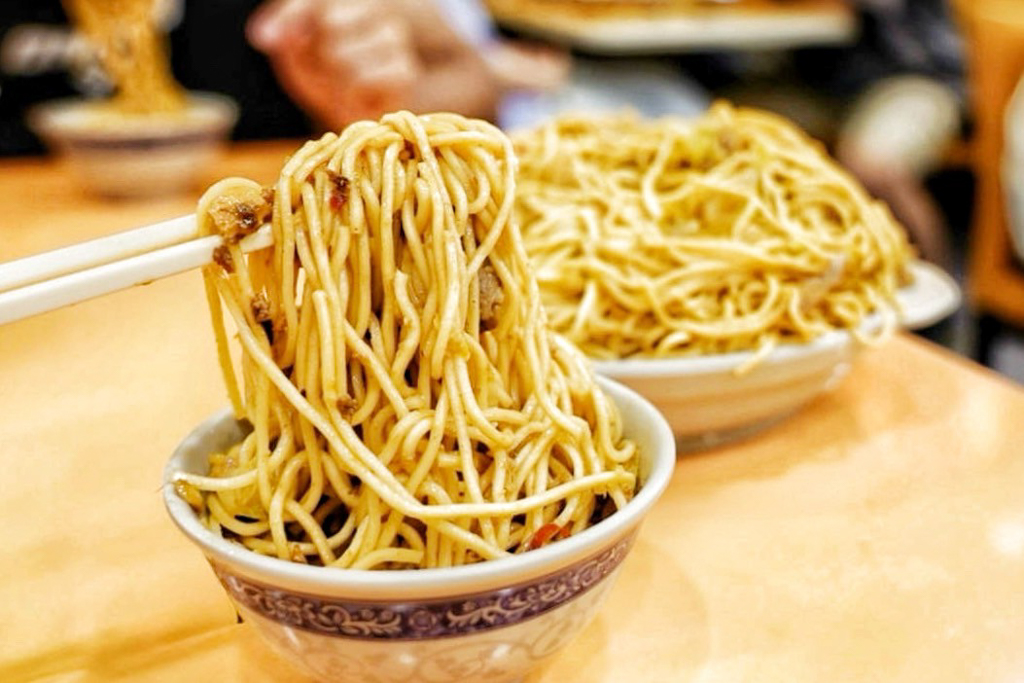 新東羊羊肉料理專賣店,新東羊,羊肉料理專賣店,羊肉炒麵,炒麵,羊肉湯,台北美食,巨無霸炒麵,炒羊肉,羊腱肉湯,羊排湯, 新東羊羊肉料理專賣店,新東羊,羊肉料理專賣店,羊肉炒麵,炒麵,羊肉湯,台北美食,巨無霸炒麵,炒羊肉,羊腱肉湯,羊排湯,