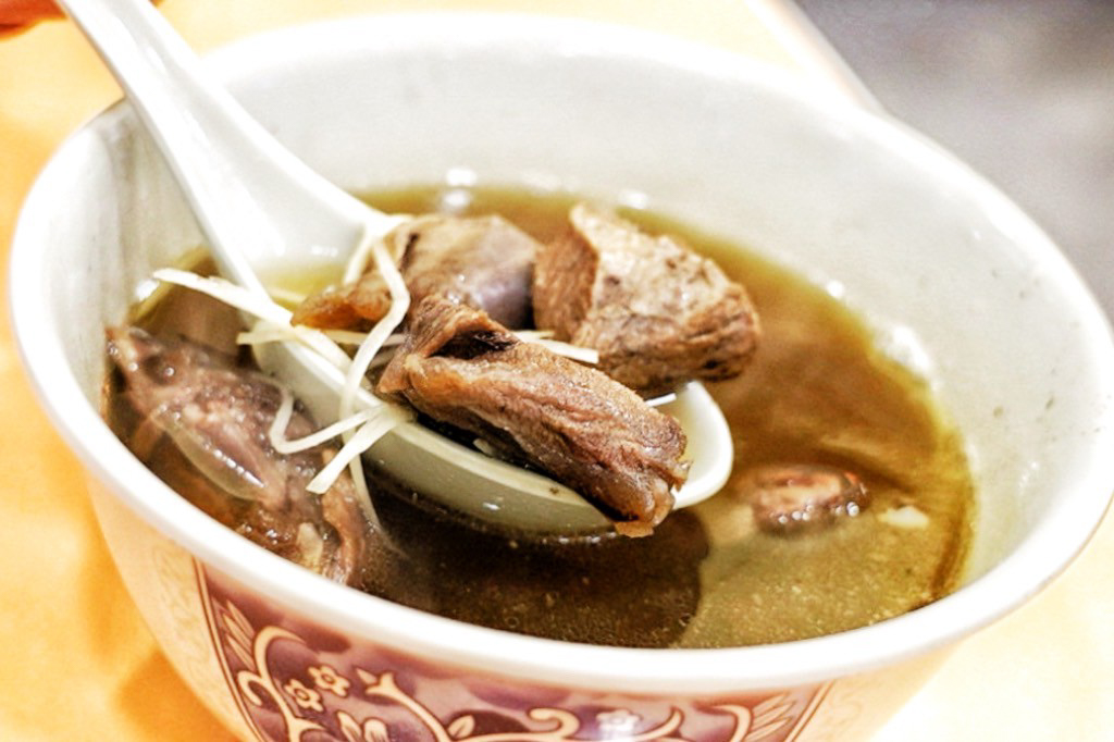 新東羊羊肉料理專賣店,新東羊,羊肉料理專賣店,羊肉炒麵,炒麵,羊肉湯,台北美食,巨無霸炒麵,炒羊肉,羊腱肉湯,羊排湯, 新東羊羊肉料理專賣店,新東羊,羊肉料理專賣店,羊肉炒麵,炒麵,羊肉湯,台北美食,巨無霸炒麵,炒羊肉,羊腱肉湯,羊排湯,