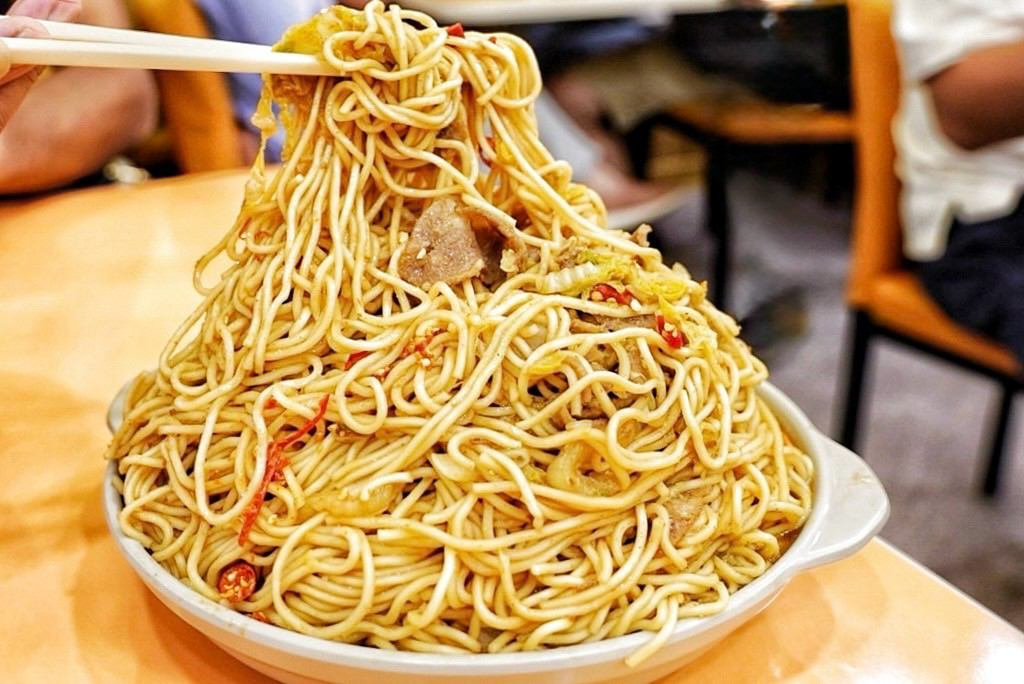 新東羊羊肉料理專賣店,新東羊,羊肉料理專賣店,羊肉炒麵,炒麵,羊肉湯,台北美食,巨無霸炒麵,炒羊肉,羊腱肉湯,羊排湯, 新東羊羊肉料理專賣店,新東羊,羊肉料理專賣店,羊肉炒麵,炒麵,羊肉湯,台北美食,巨無霸炒麵,炒羊肉,羊腱肉湯,羊排湯,