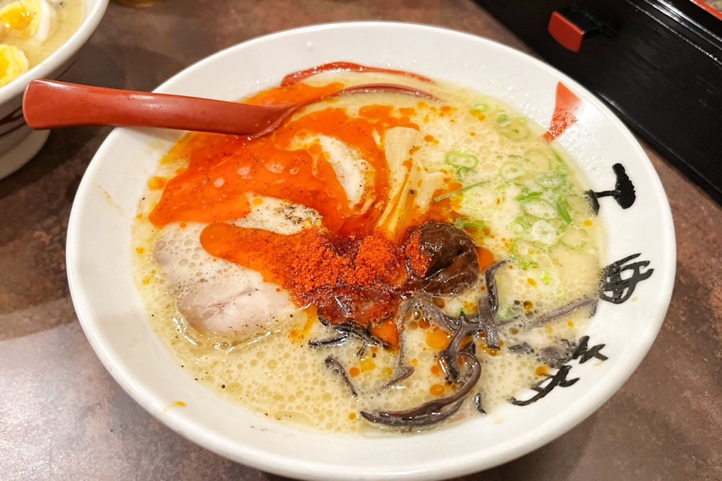 日本美食,日本大阪美食,大阪日本橋,日本橋美食,三豐麺難波日本橋店,三豐麺,日本拉麵,拉麵店,半熟蛋豬骨白湯拉麵,辣味豬骨拉麵 日本美食,日本大阪美食,大阪日本橋,日本橋美食,三豐麺難波日本橋店,三豐麺,日本拉麵,拉麵店,半熟蛋豬骨白湯拉麵,辣味豬骨拉麵