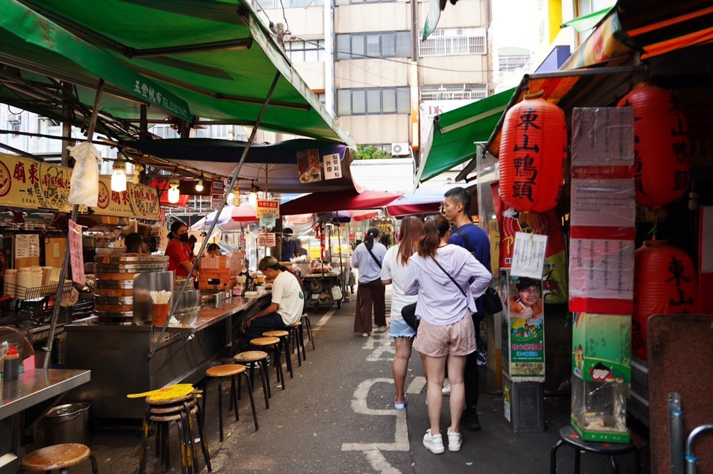 金樹冰果室,鳳梨冰,豐原夜市,豐原老街,豐原美食,台中美食,古早味冰,紅豆牛奶冰,台灣小吃,鳳梨杏仁露,巧克力冰,冰果室,肉丸,涼圓 金樹冰果室,鳳梨冰,豐原夜市,豐原老街,豐原美食,台中美食,古早味冰,紅豆牛奶冰,台灣小吃,鳳梨杏仁露,巧克力冰,冰果室,肉丸,涼圓