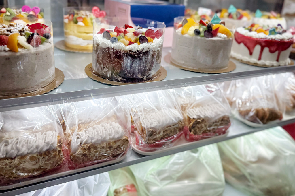 白楊樹糕點小舖,招牌貝殼脆餅,桃園美食,芋泥奶凍千層酥,芋泥布丁可頌,芋泥波士頓派,芋頭點心,桃園芋頭,法式芋泥捲,千層蛋塔,桃園大有路甜點,甜點蛋糕,芋頭蛋糕,生日蛋糕,大有路美食,桃園烘焙