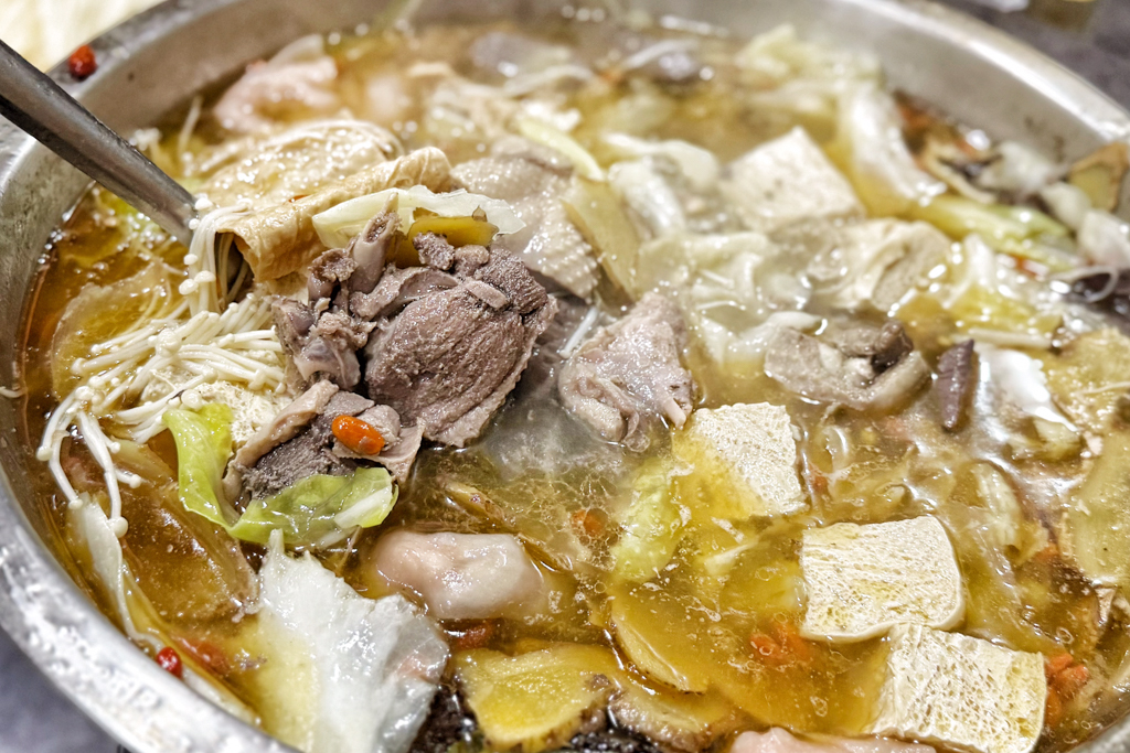 台灣番鴨城龜山店,龜山美食,桃園美食,桃園小吃,薑母鴨,火鍋,鍋物,
