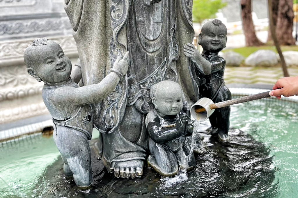 佛頂山朝聖寺,走春景點,苗栗景點,三義景點,三義美食,三義好玩,三義公廟,拜拜景點,