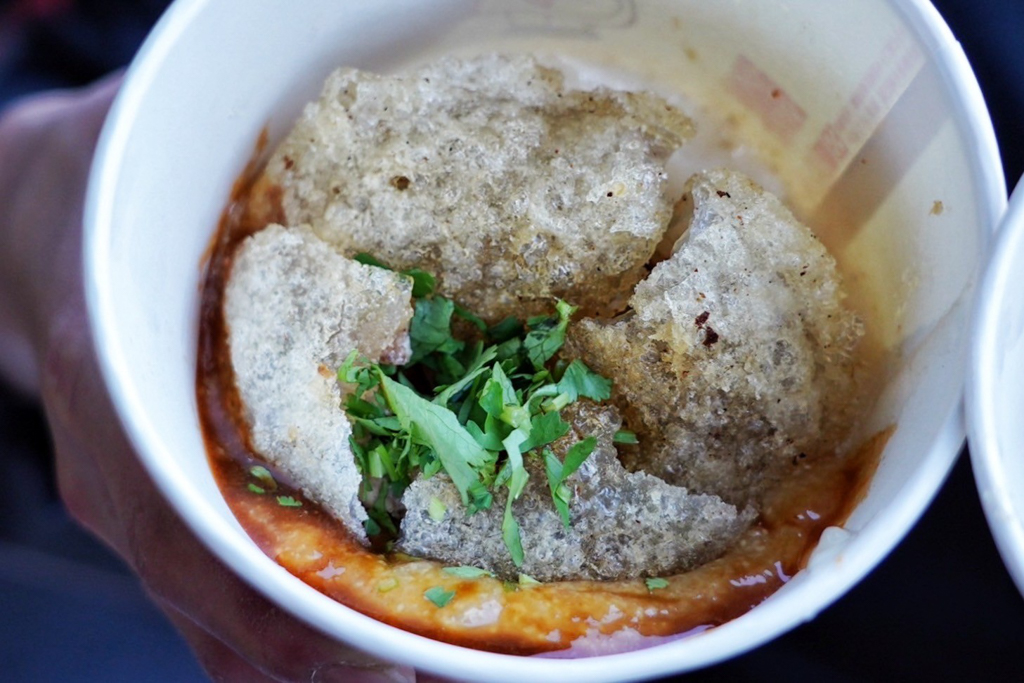 正東山肉圓,台中美食,台中小吃,台灣小吃,酥皮肉圓,脆皮肉圓,肉圓,黑輪,肉羹麵,麻辣肉圓,麻醬麵,麻辣麵,