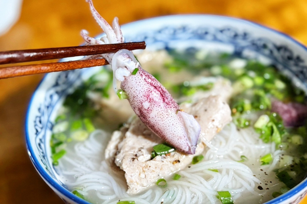 Bún quậy Kiến Xây ( hẻm làng chài ),越南米線,富國島美食,越南小吃,米線小吃,甘蔗汁,富國島小吃,Bún quậy Kiến Xây Bún quậy Kiến Xây ( hẻm làng chài ),越南米線,富國島美食,越南小吃,米線小吃,甘蔗汁,富國島小吃,Bún quậy Kiến Xây