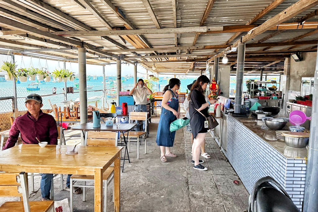 Bún quậy Kiến Xây ( hẻm làng chài ),越南米線,富國島美食,越南小吃,米線小吃,甘蔗汁,富國島小吃,Bún quậy Kiến Xây Bún quậy Kiến Xây ( hẻm làng chài ),越南米線,富國島美食,越南小吃,米線小吃,甘蔗汁,富國島小吃,Bún quậy Kiến Xây