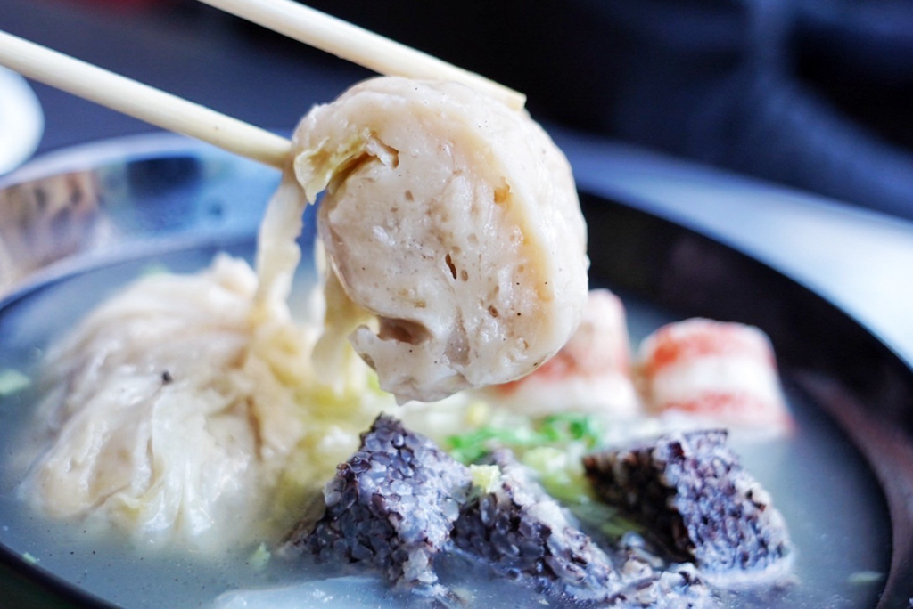 正東山肉圓,台中美食,台中小吃,台灣小吃,酥皮肉圓,脆皮肉圓,肉圓,黑輪,肉羹麵,麻辣肉圓,麻醬麵,麻辣麵,