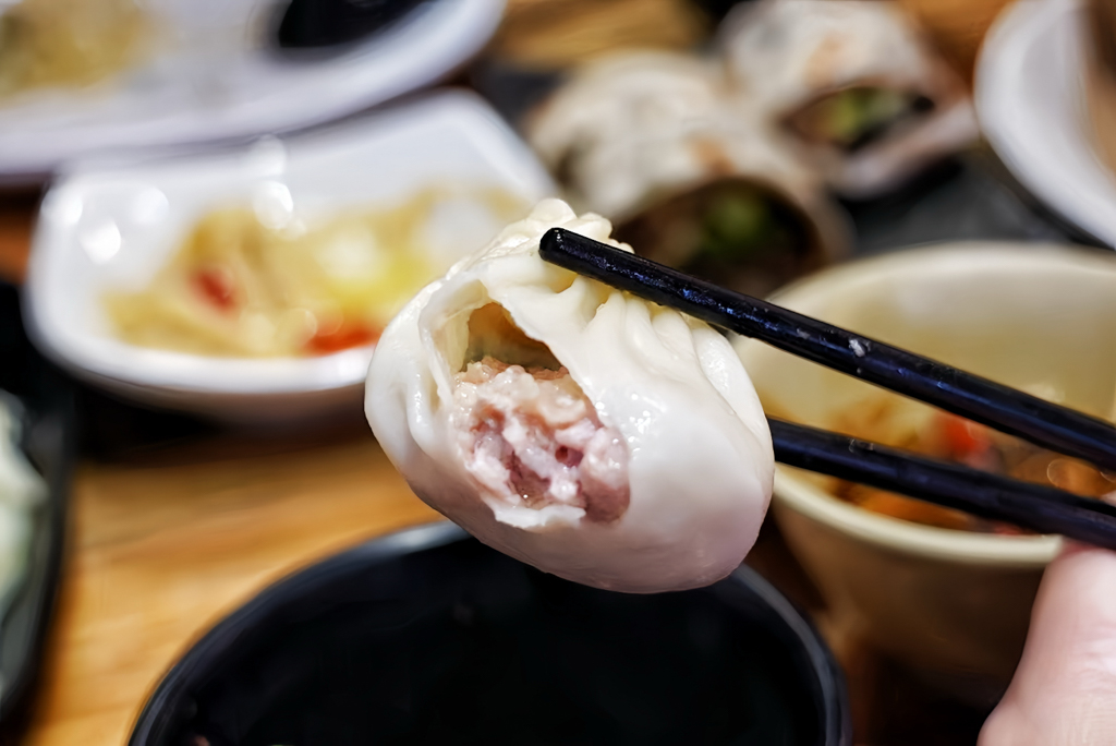 饕之鄉李姐的店,台中美食,台中小吃,小籠湯包,炒飯,台灣小吃,湯包,牛肉捲餅,牛肉麵,李姐的店