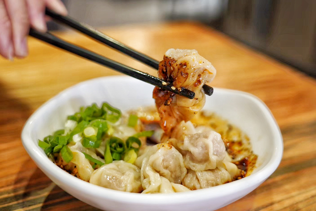 饕之鄉李姐的店,台中美食,台中小吃,小籠湯包,炒飯,台灣小吃,湯包,牛肉捲餅,牛肉麵,李姐的店