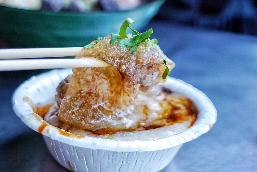正東山肉圓,台中美食,台中小吃,台灣小吃,酥皮肉圓,脆皮肉圓,肉圓,黑輪,肉羹麵,麻辣肉圓,麻醬麵,麻辣麵,